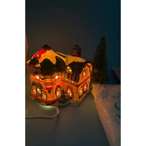 Dept 56 Elf Land NORTH POLE BEAUTY SHOPPE #05733 Village - Picture 3 of 11